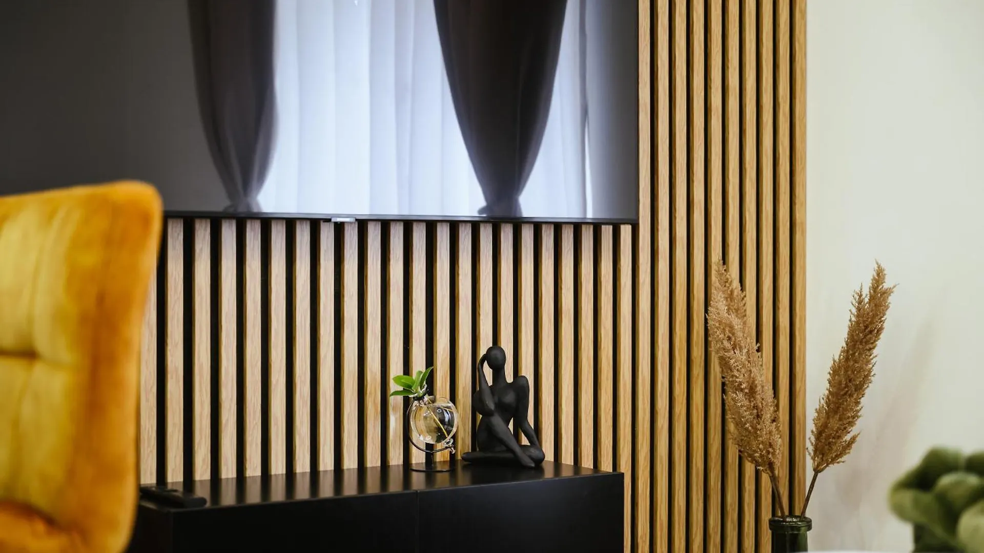 Luxury Musicians Apartment In Central Prague By Metro Vysehrad